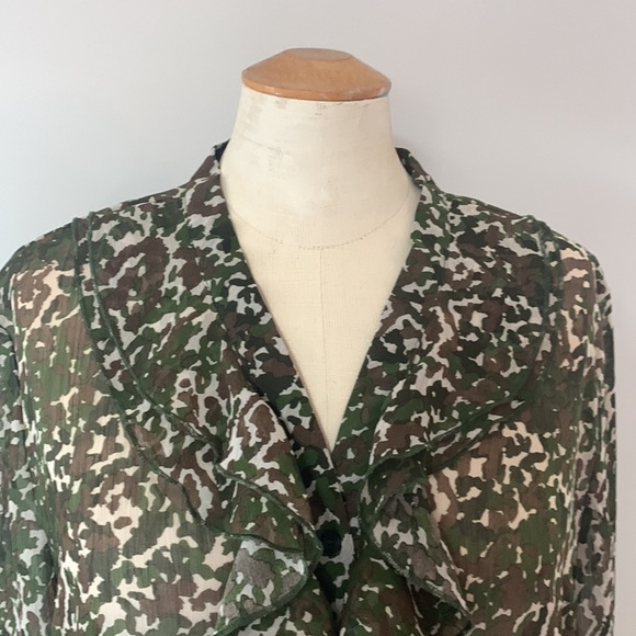 LIZ CLAIBORNE Olive Green Camouflage, sheer ruffled blouse. Large - Picture 3 of 10